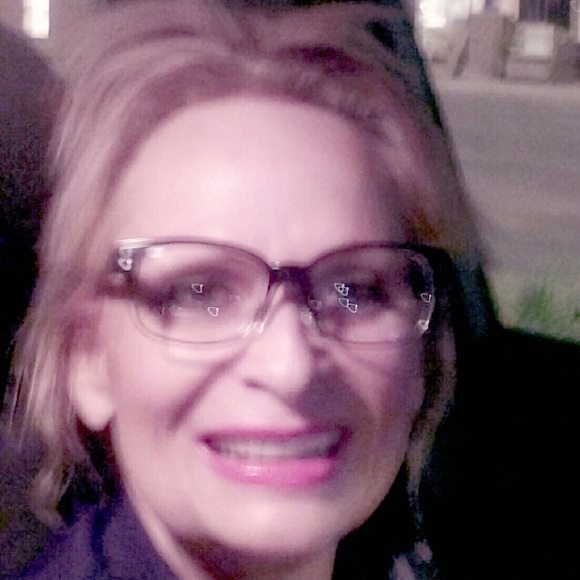 PICTURES OF ME & MY FAMILY♥️ - Picture 4 of 17